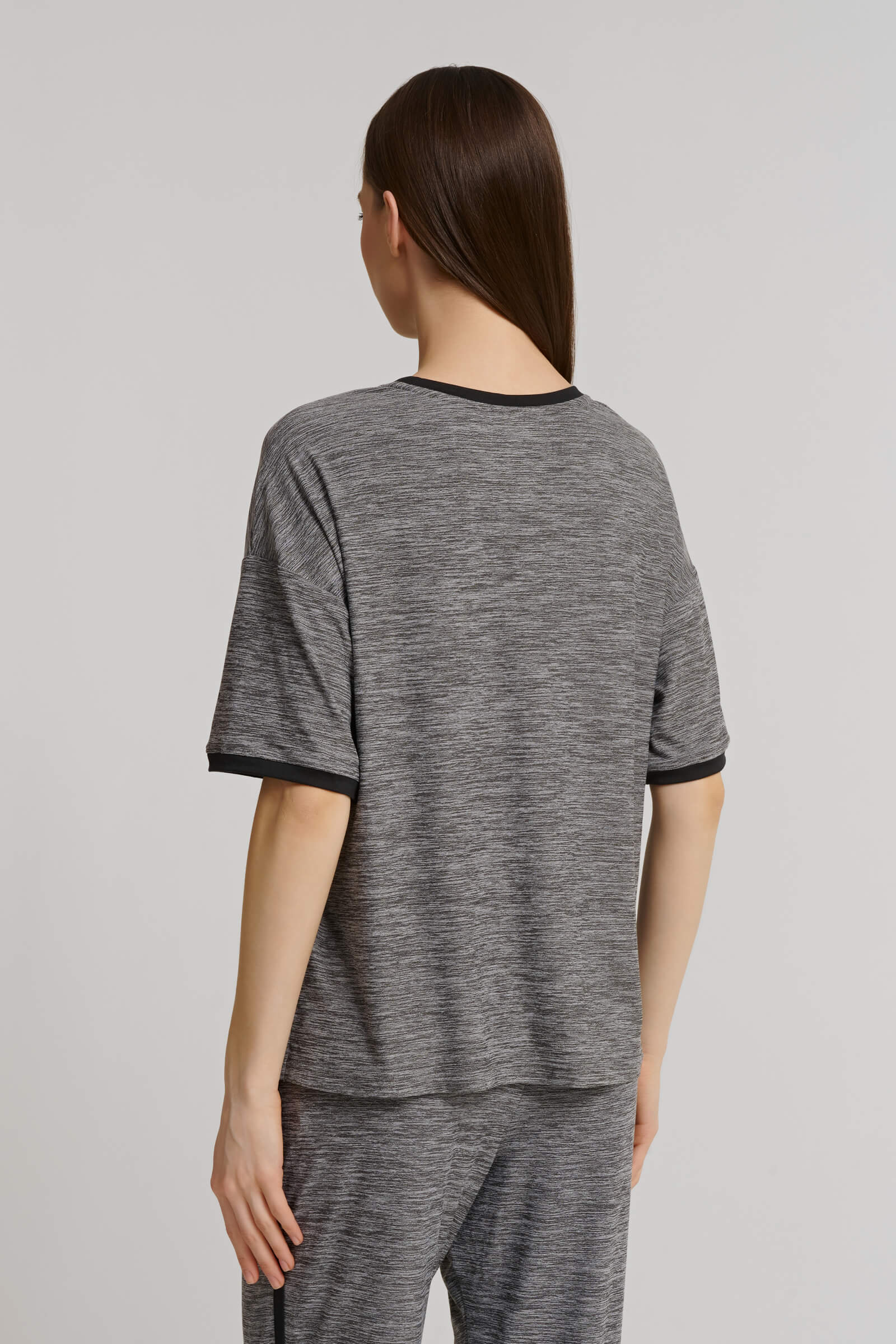 Пижама с брюками-джоггерами Бренд DKNY Изображение 9