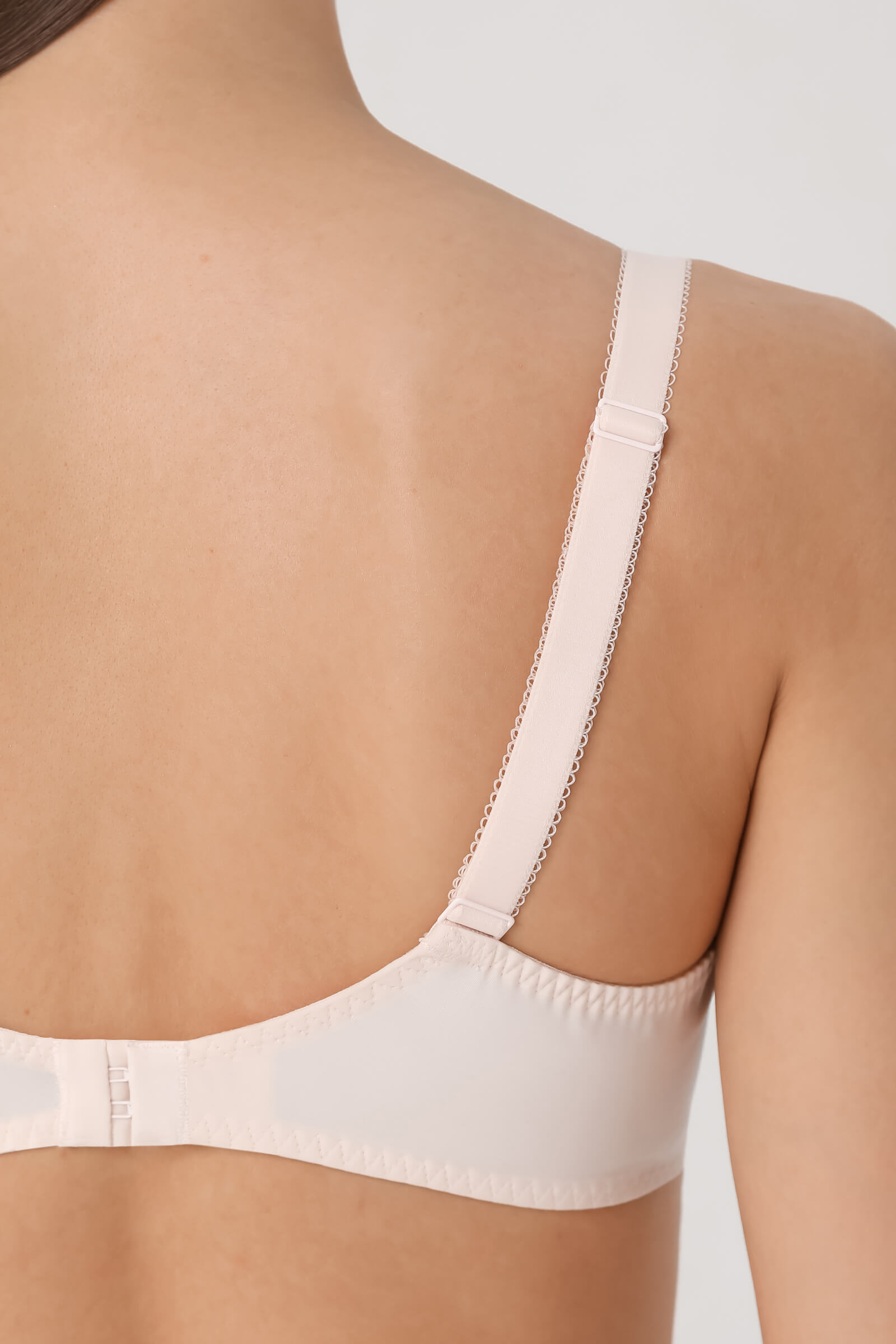 Бюстгальтер с закрытыми чашками на косточках Бренд Simone Perele Изображение 6