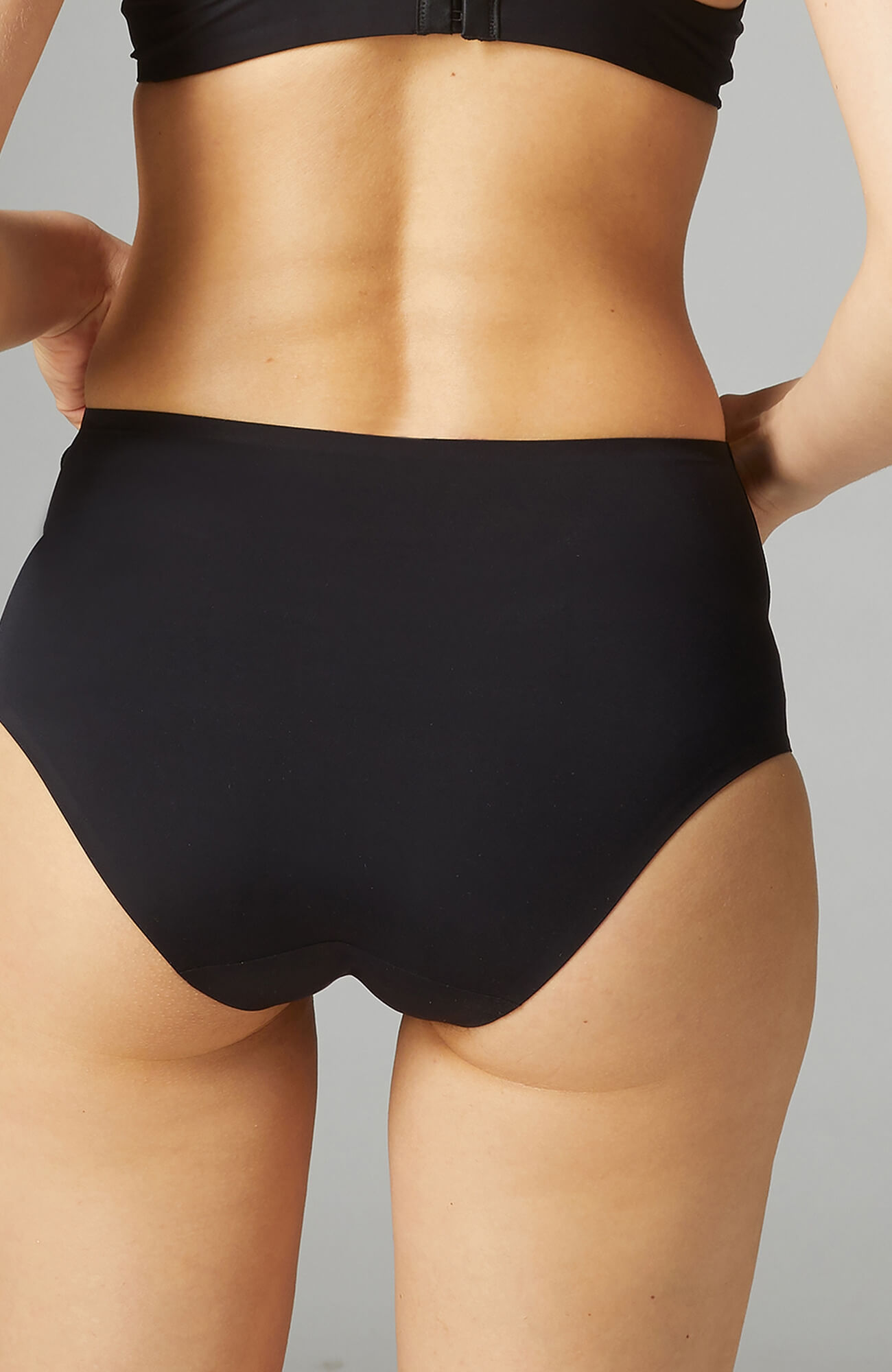 Корректирующие трусы хипстеры Бренд Simone Perele Изображение 3