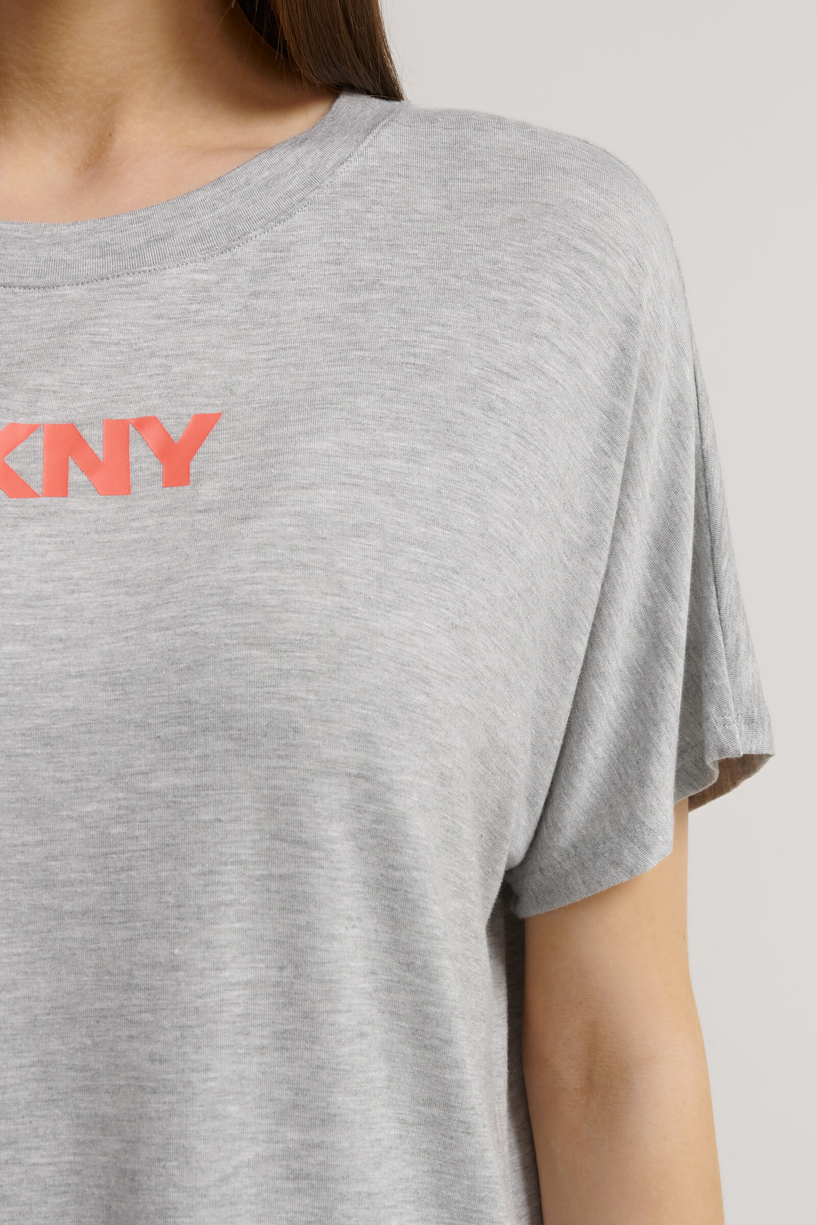 Короткая пижама из шелковистой вискозы Бренд DKNY Изображение 8