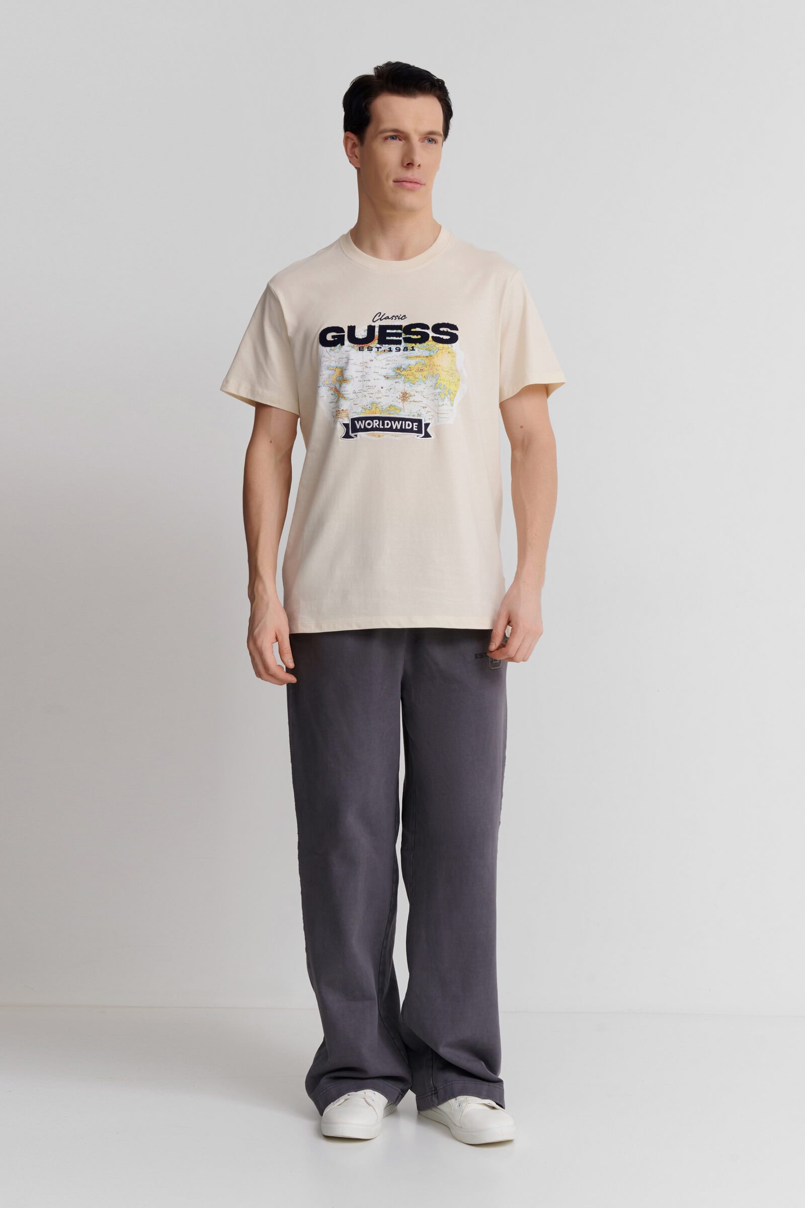 Хлопковая футболка с логотипом Бренд Guess Изображение 4