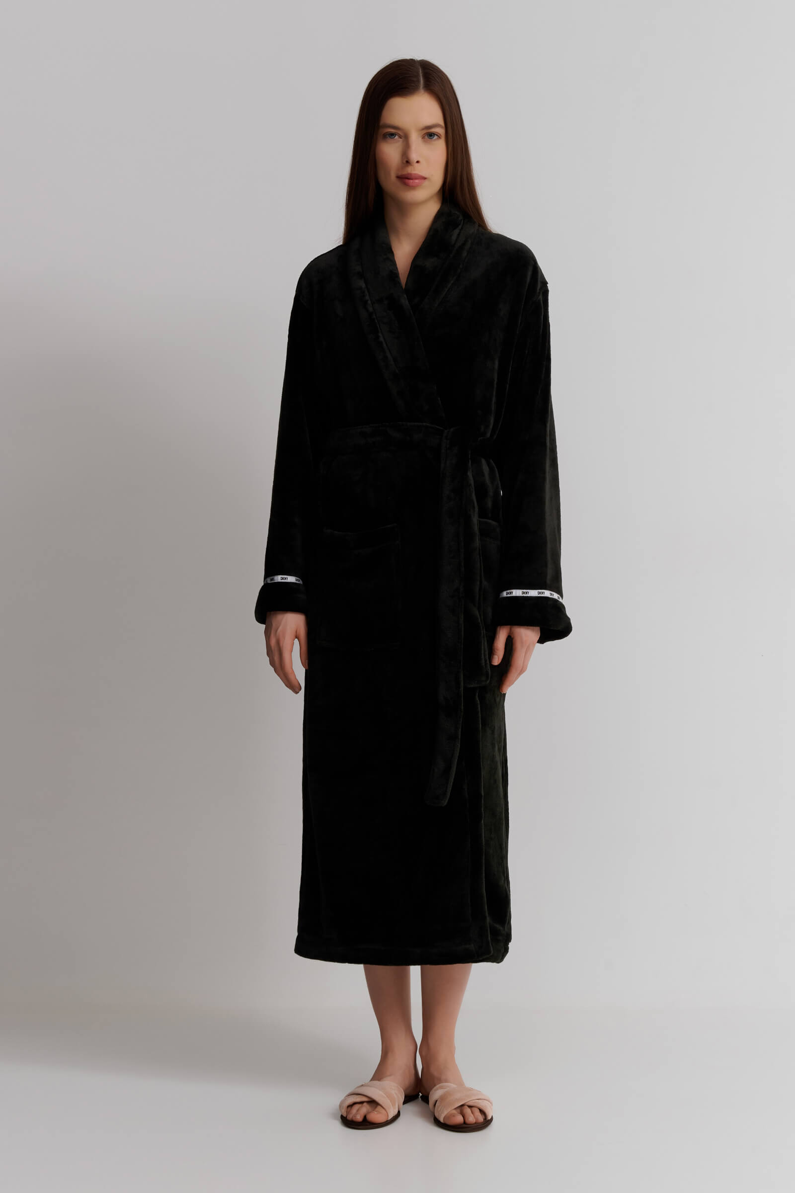 Велюровый халат с накладными карманами Бренд DKNY Изображение 2