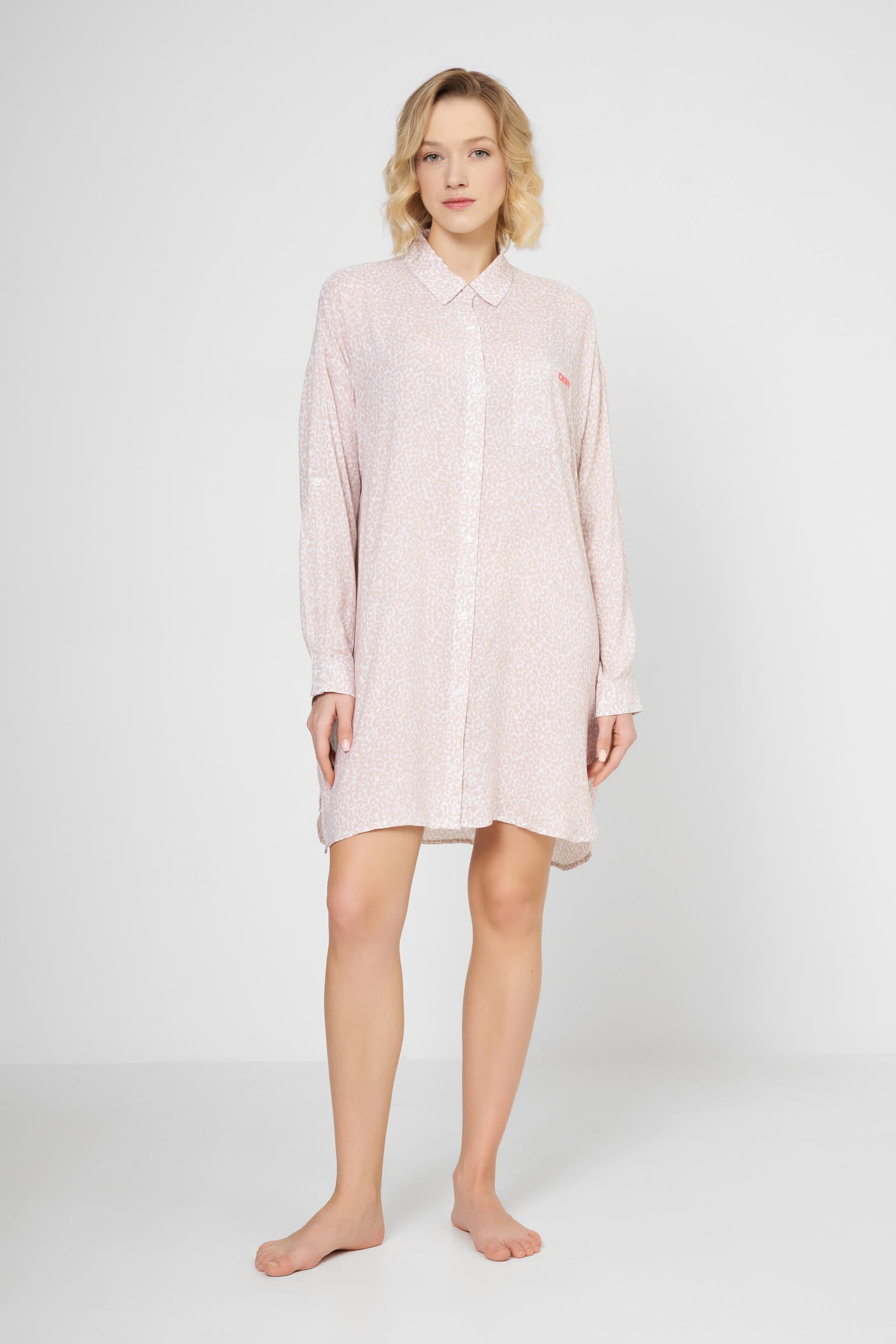 Короткая ночная рубашка из шелковистой вискозы Бренд DKNY Изображение 2
