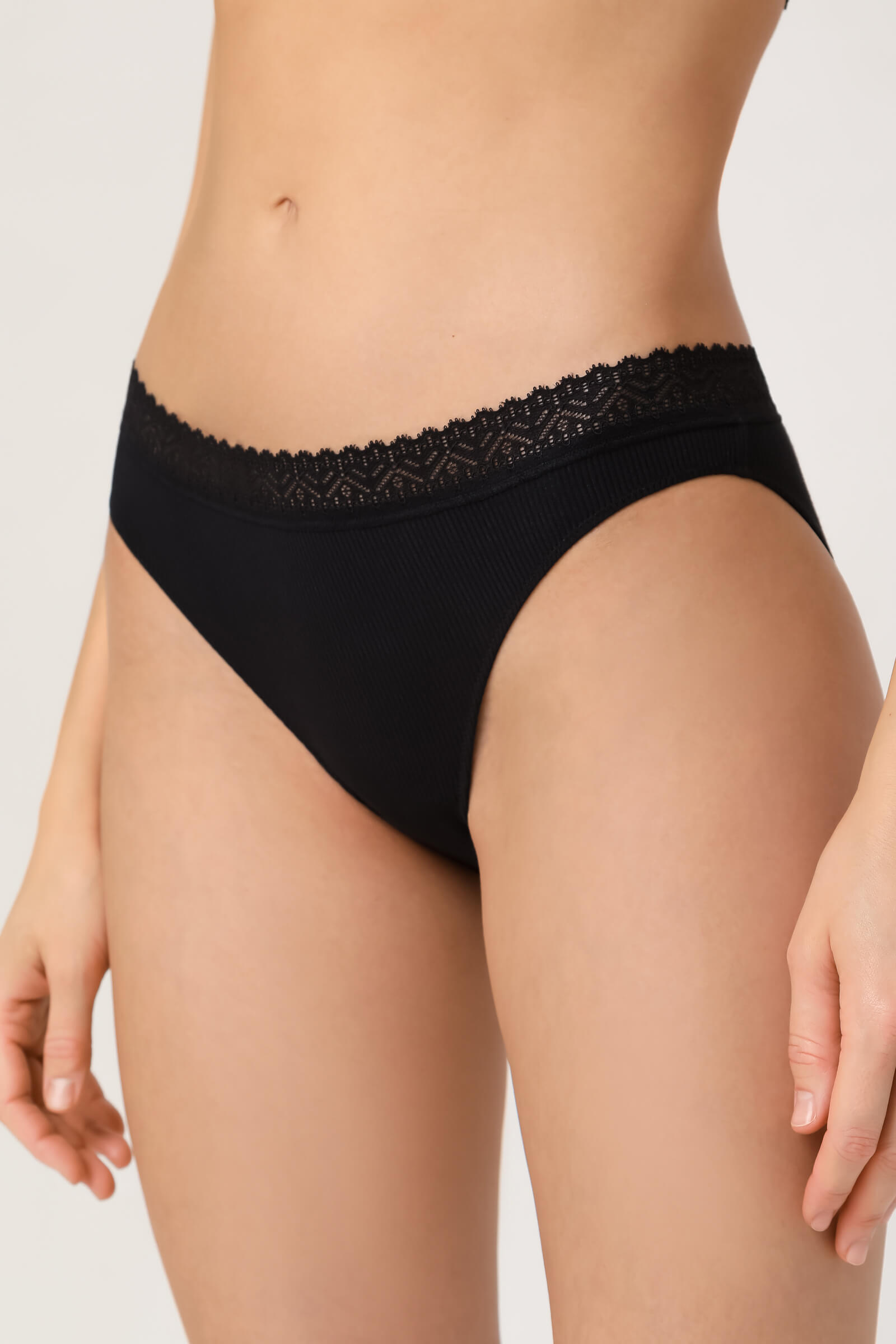 Трусы слипы в рубчик с кружевным поясом Бренд Simone Perele Изображение 4