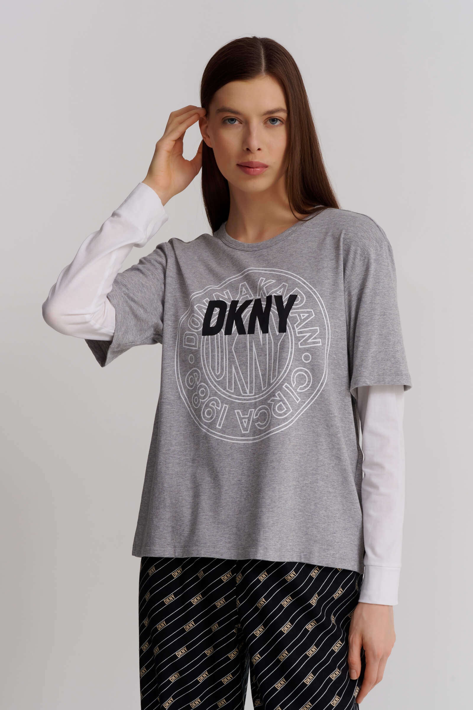 Лонгслив с круглым вырезом Бренд DKNY Изображение 2