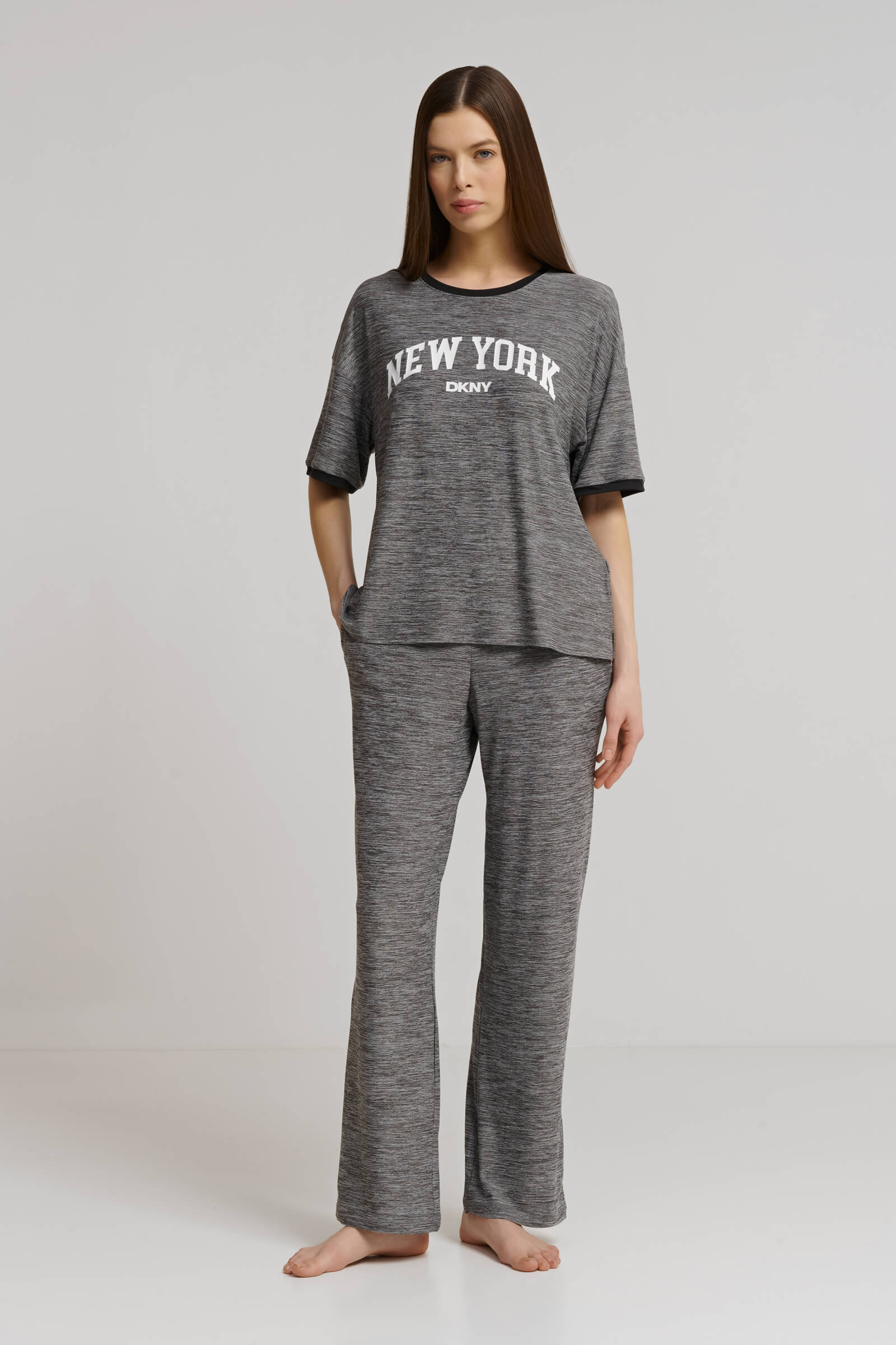 Пижама с брюками Бренд DKNY Изображение 3