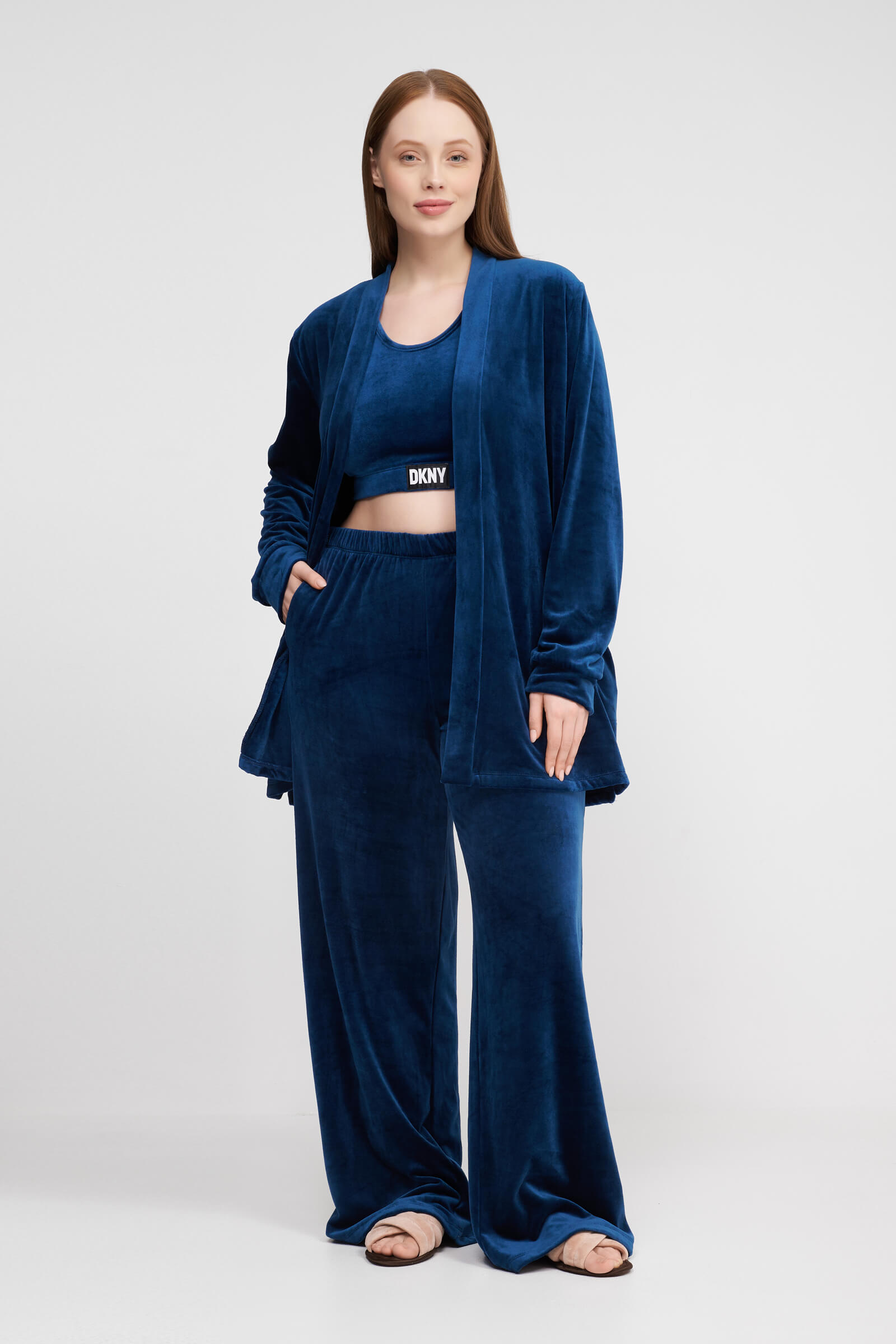 Велюровый домашний костюм-тройка Бренд DKNY Изображение 9