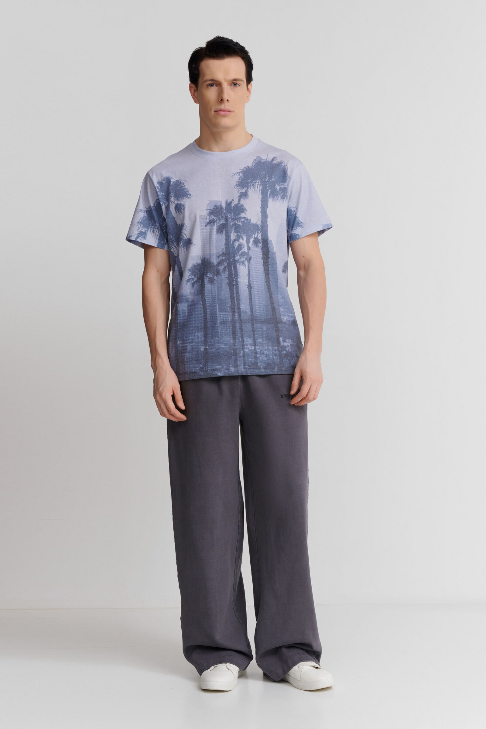 Футболка с принтом Бренд Guess Изображение 4