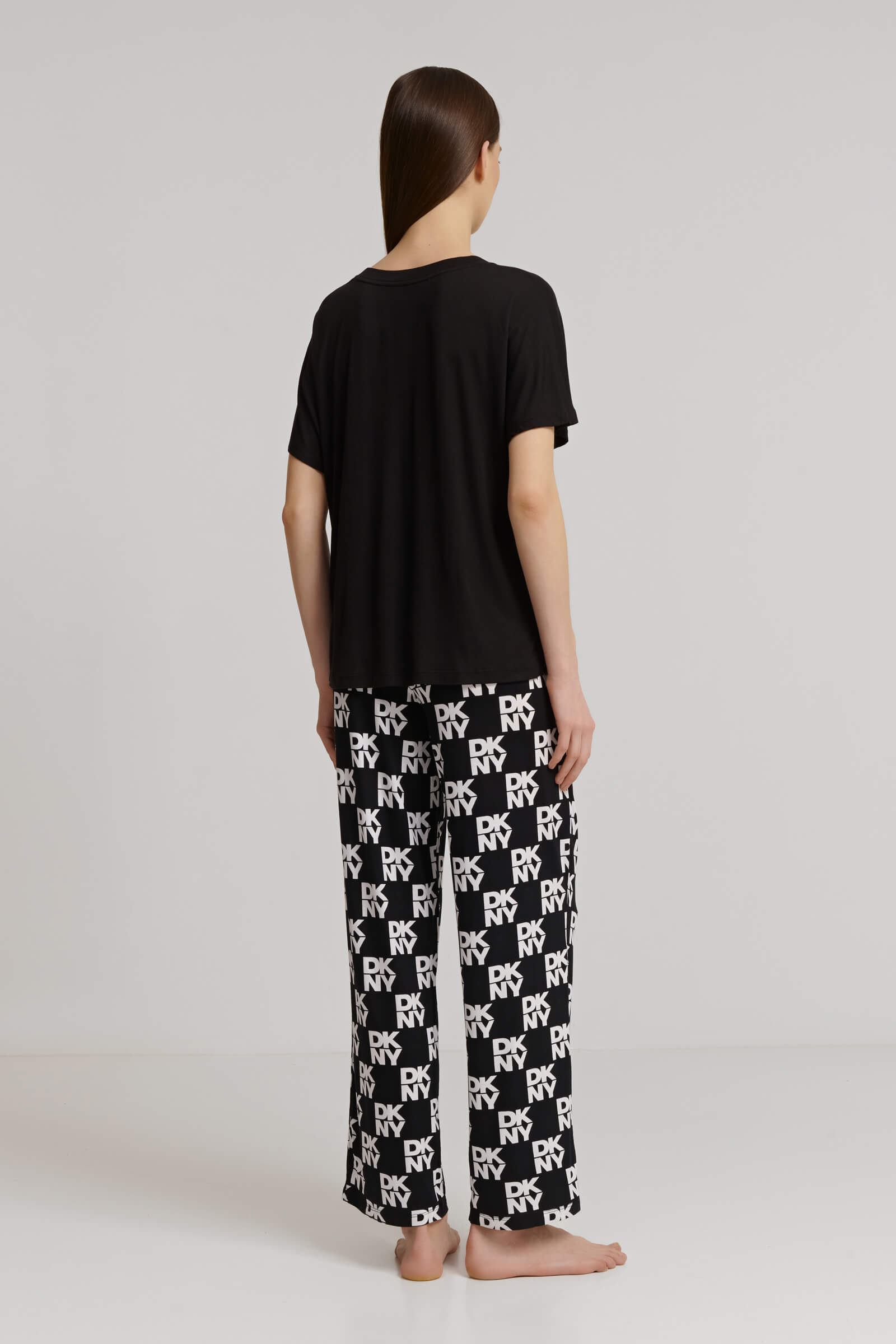 Пижама с брюками из шелковистой вискозы Бренд DKNY Изображение 6