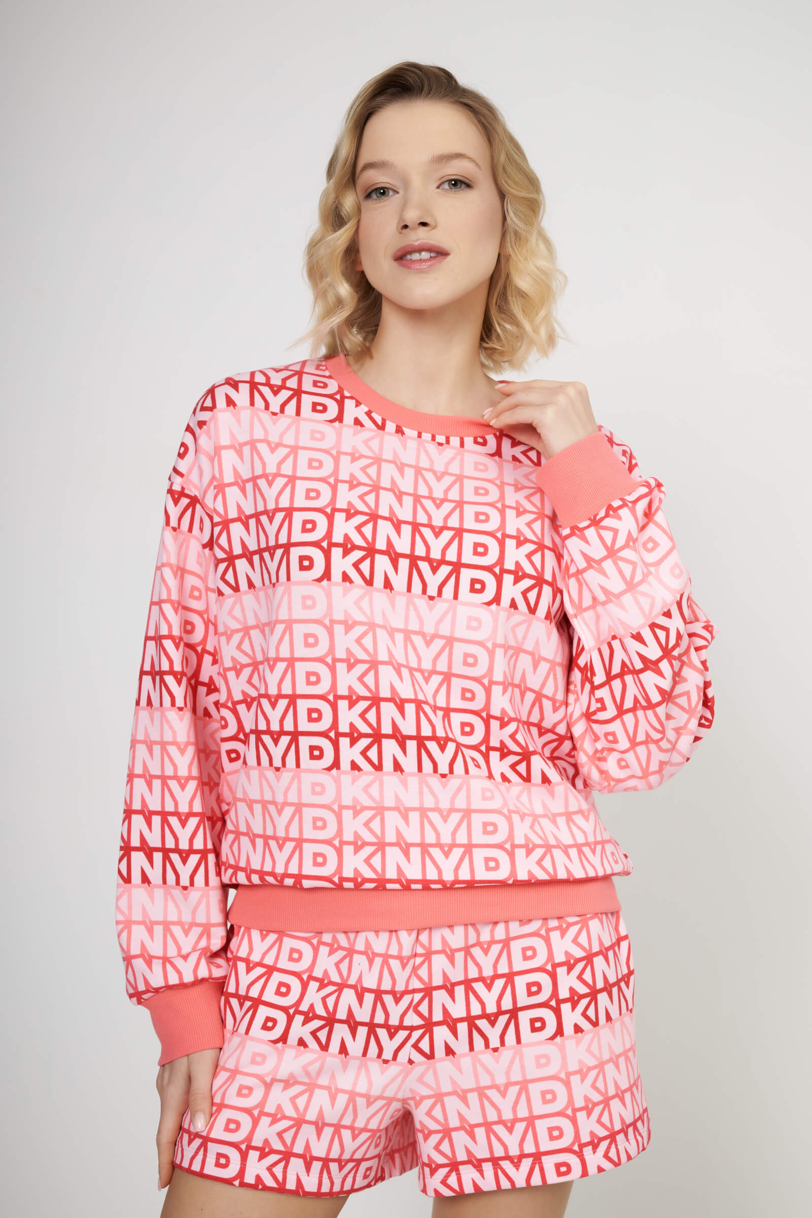 Хлопковый комплект с шортами Бренд DKNY Изображение 4