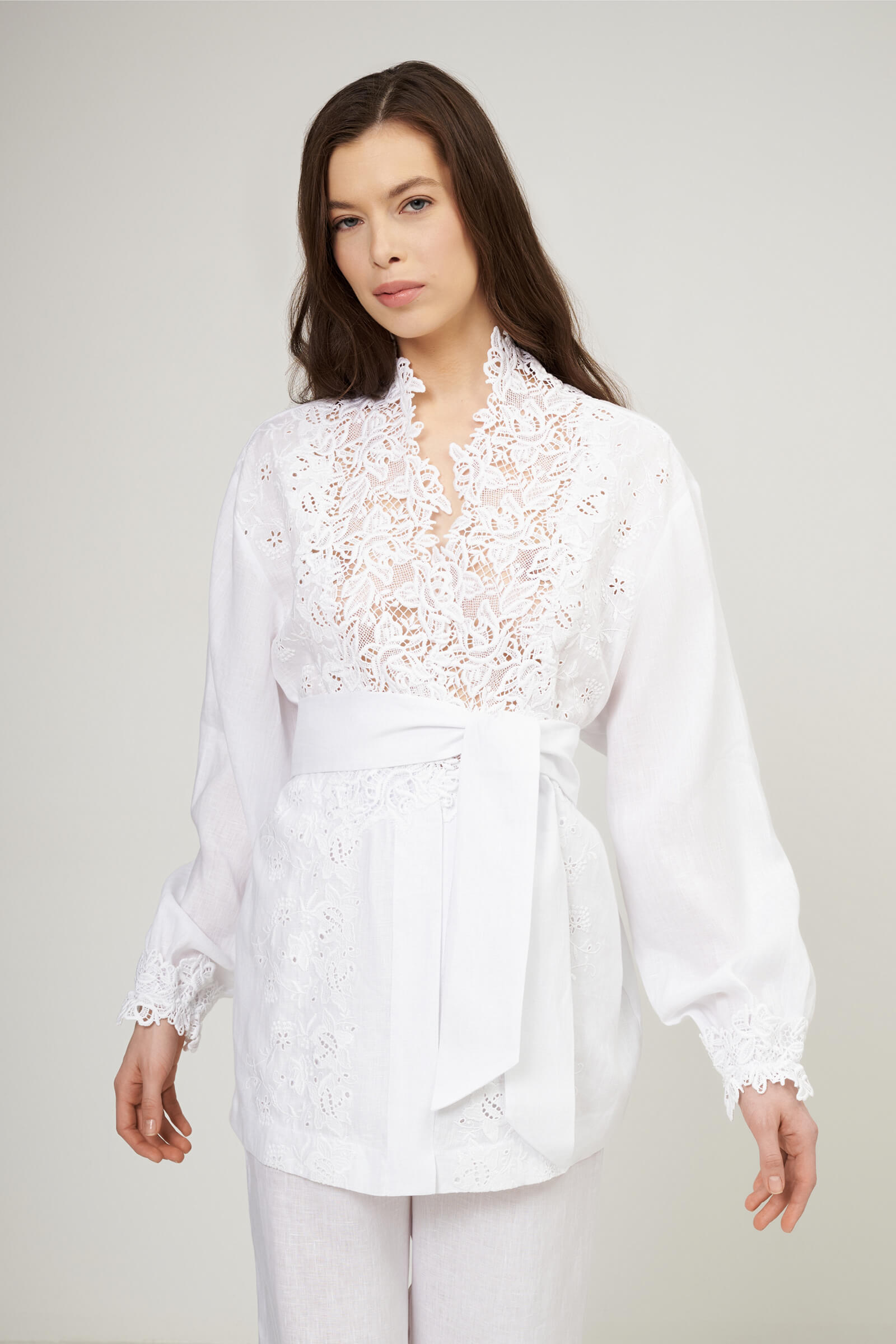 Льняная блузка на запах с кружевной отделкой Бренд Ermanno Scervino Изображение 2