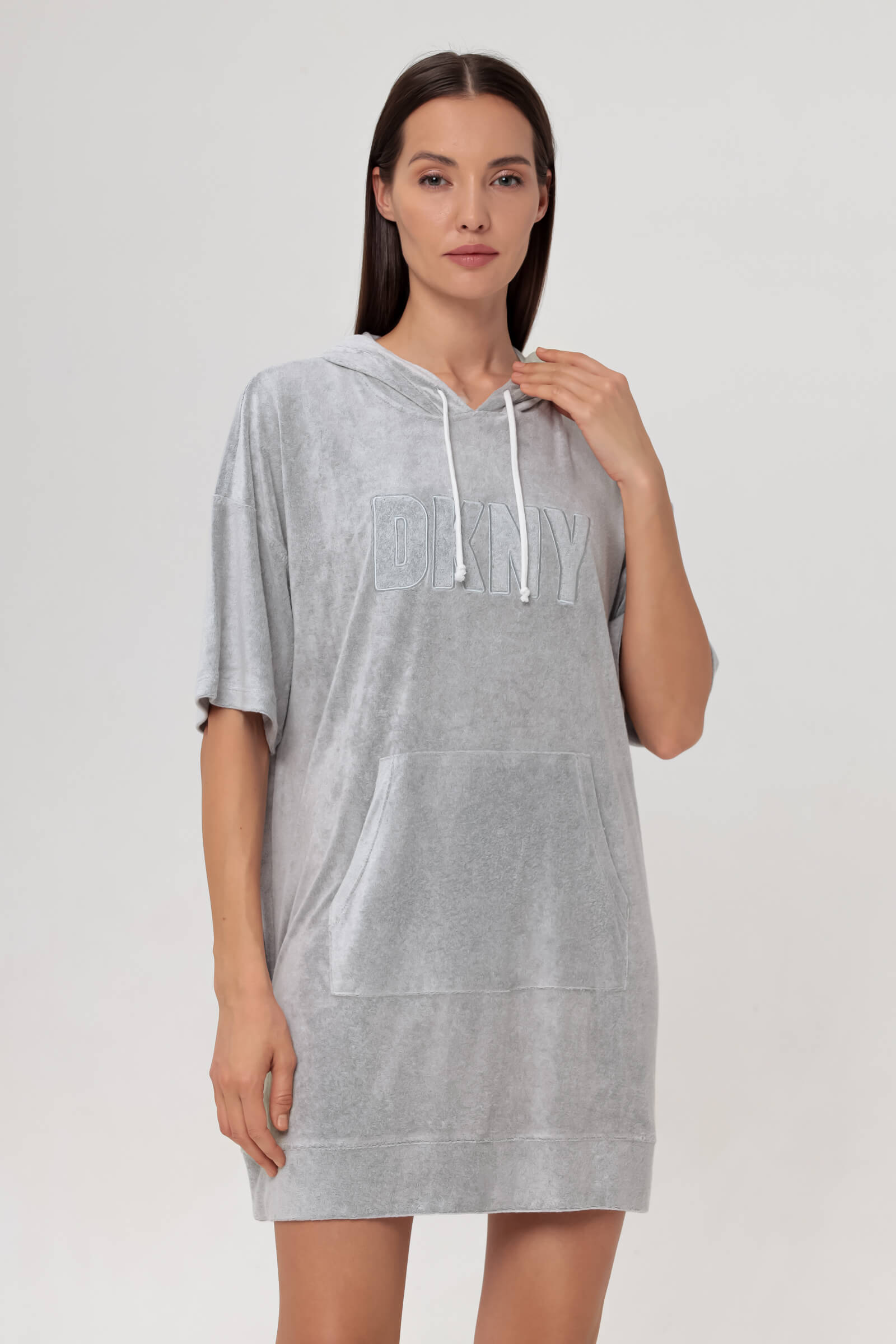Короткое платье с капюшоном Бренд DKNY Изображение 2