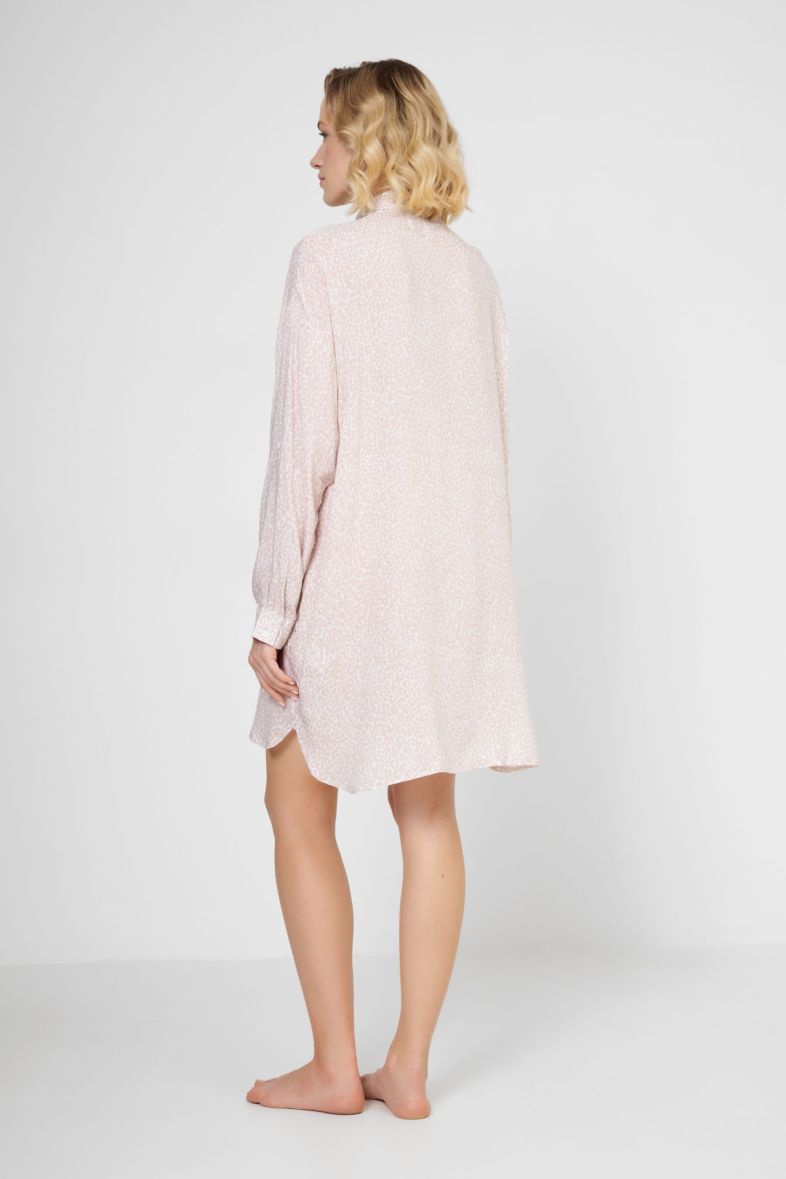 Короткая ночная рубашка из шелковистой вискозы Бренд DKNY Изображение 3
