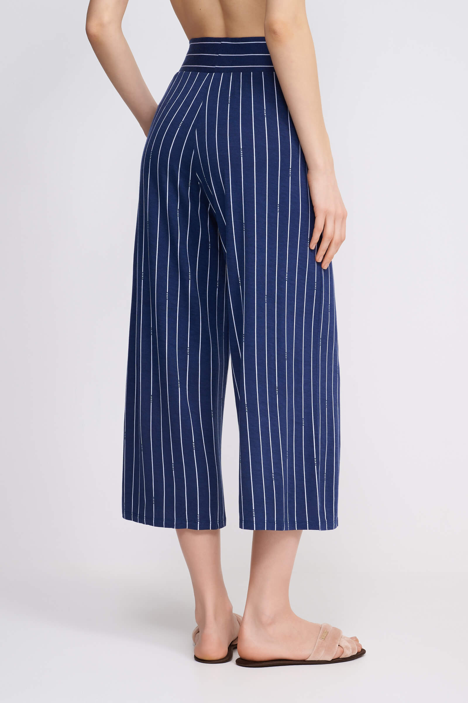 Пижама с укороченными брюками Бренд DKNY Изображение 9