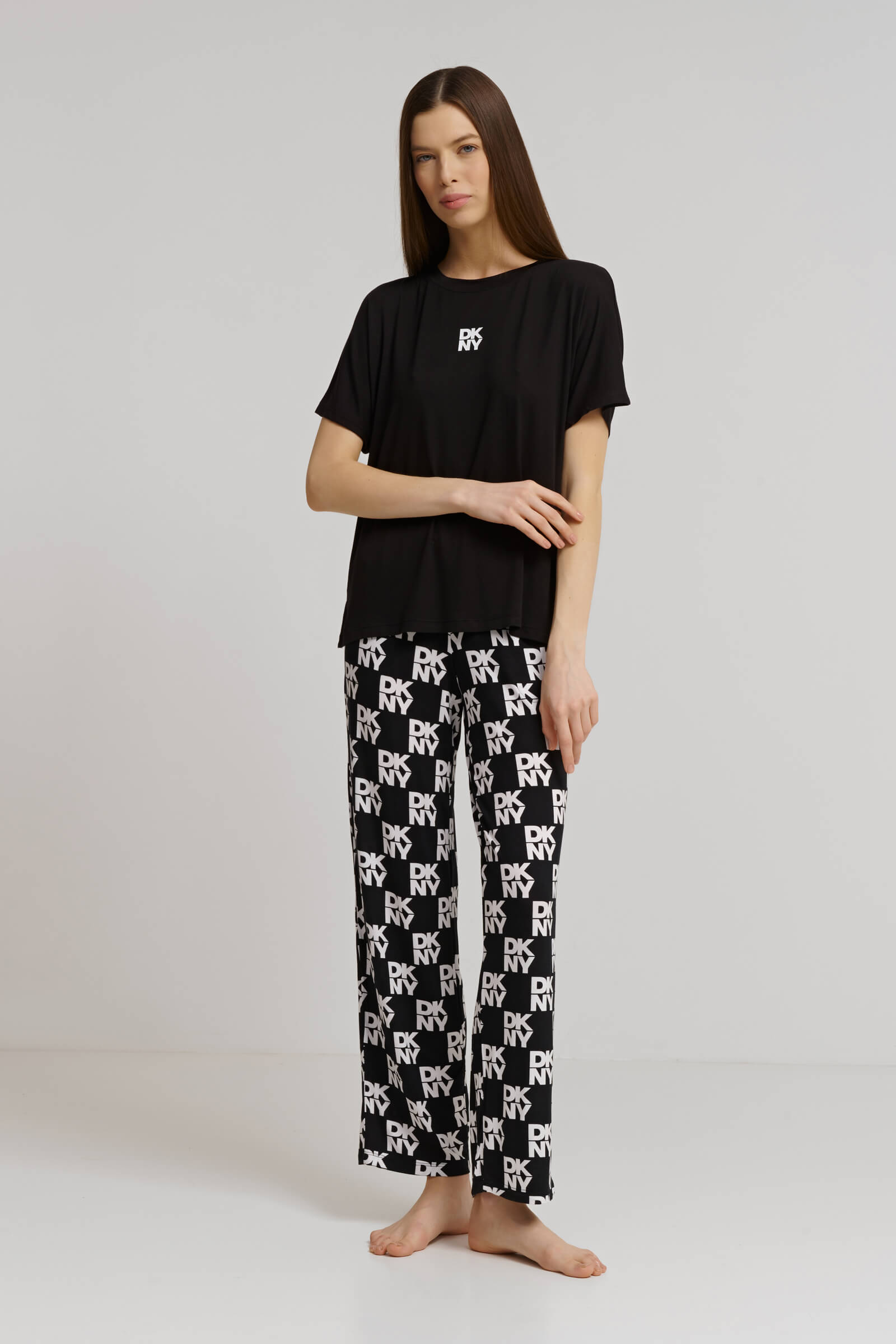 Пижама с брюками из шелковистой вискозы Бренд DKNY Изображение 3