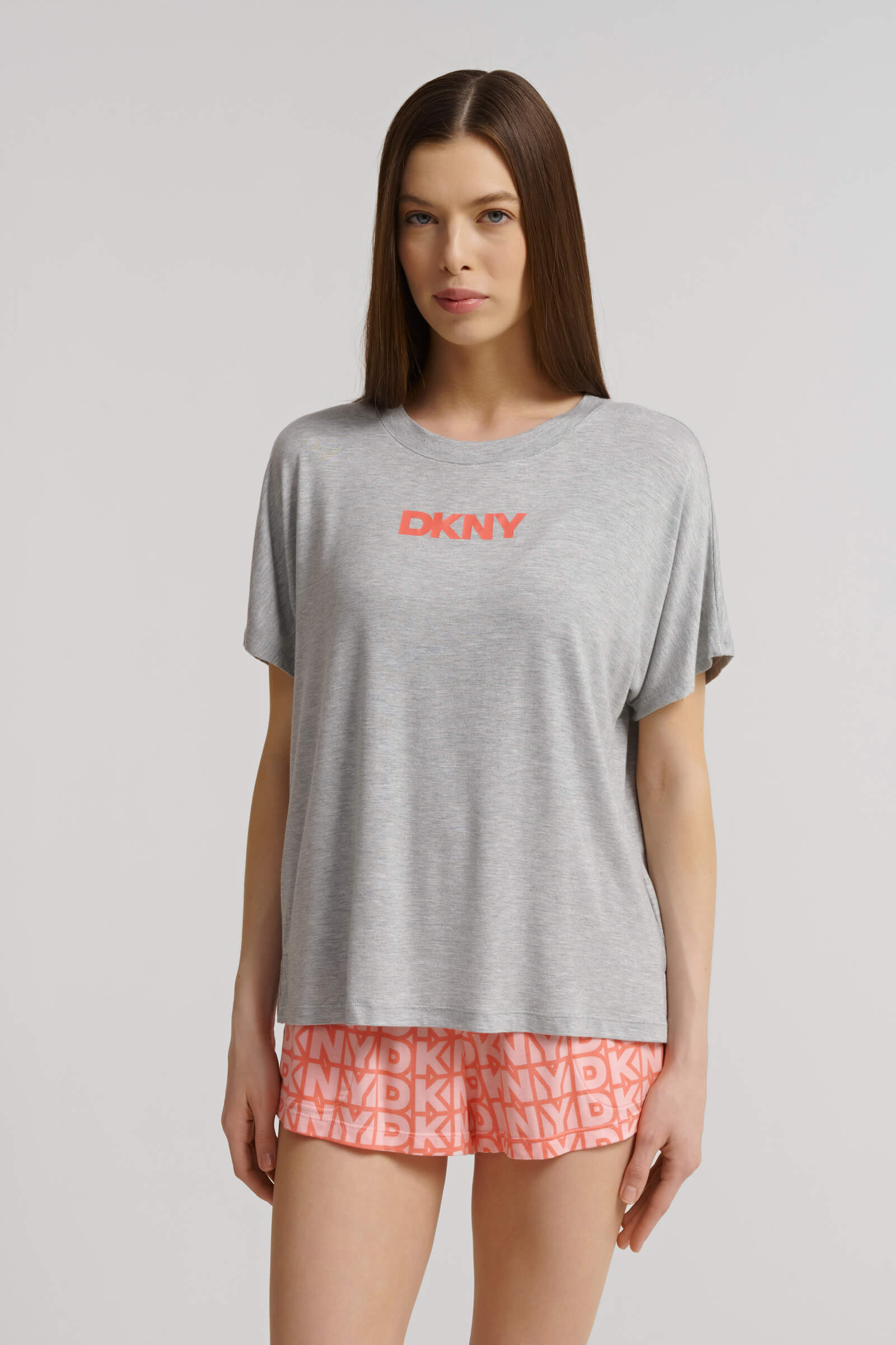 Короткая пижама из шелковистой вискозы Бренд DKNY Изображение 7