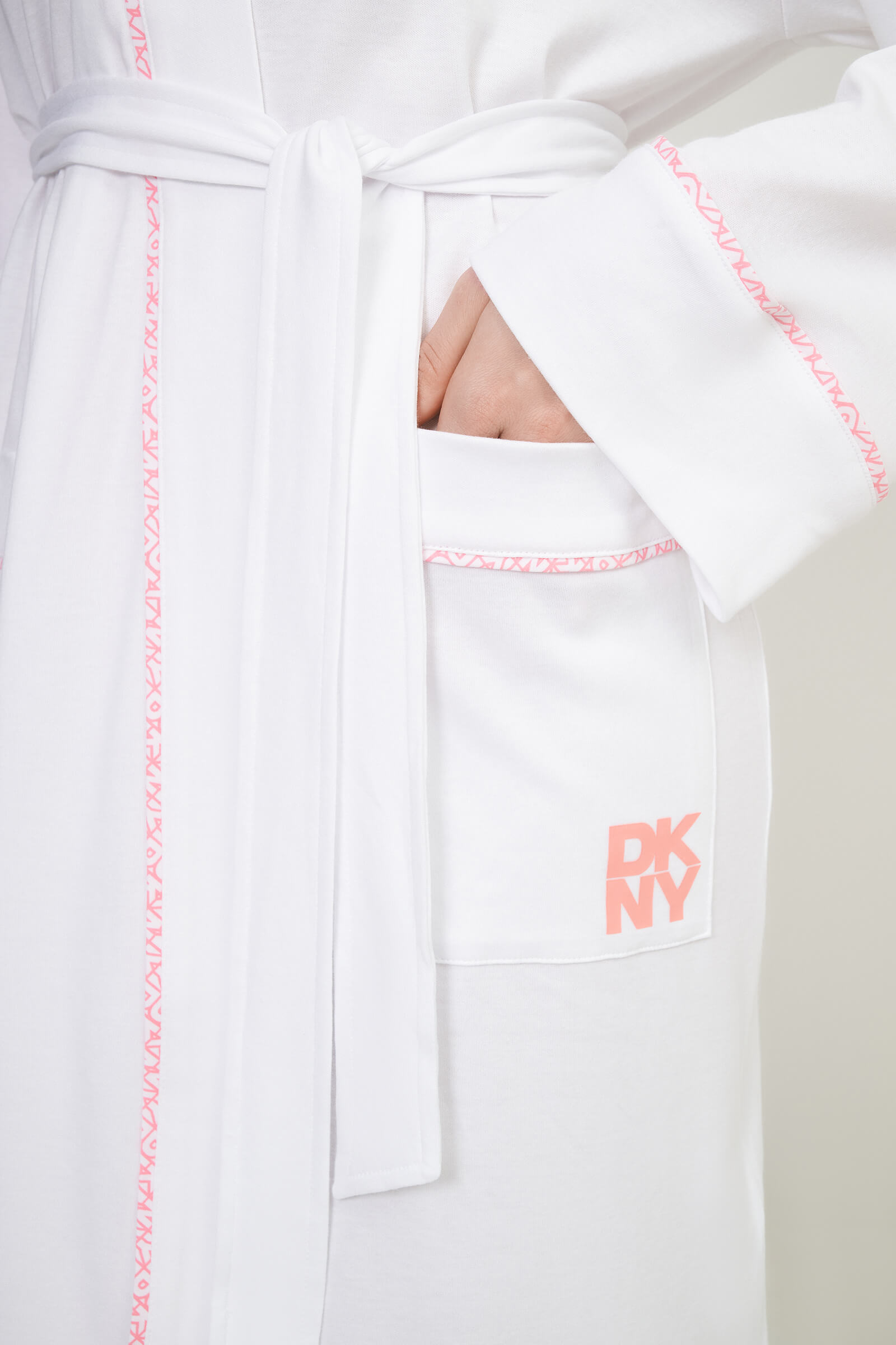 Короткий халат из смесового хлопка Бренд DKNY Изображение 5