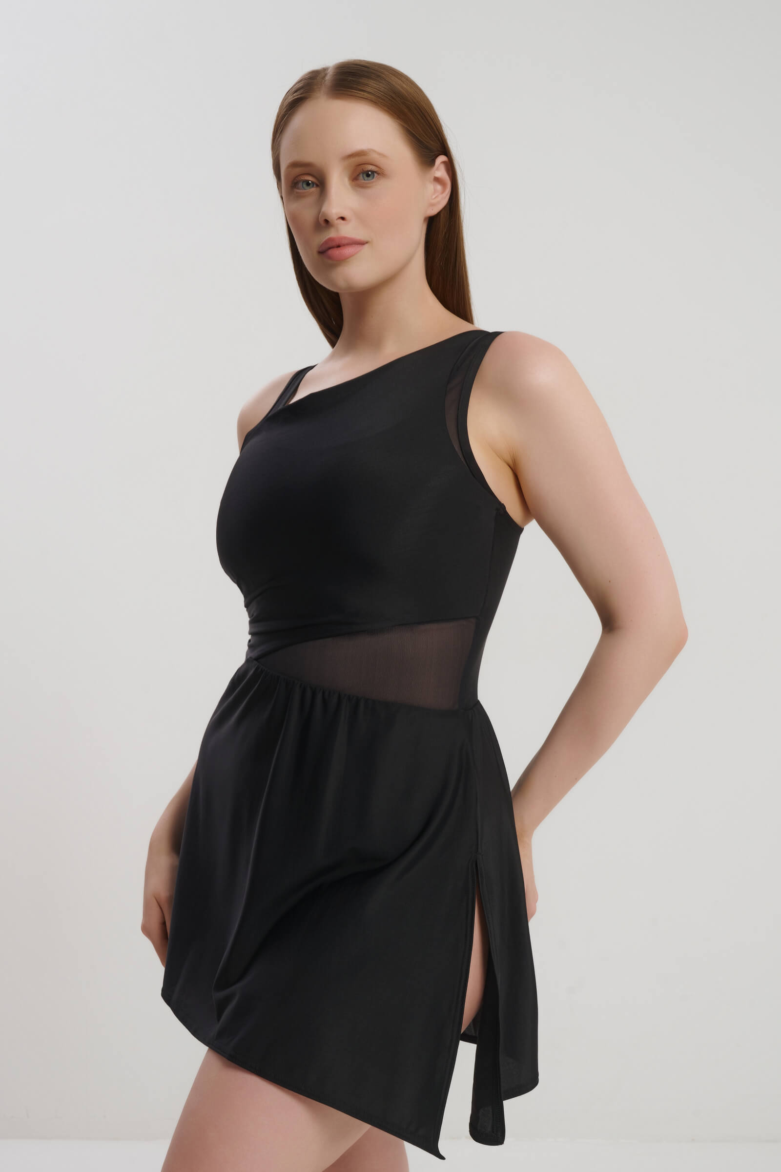 Слитный купальник с формованными чашками Бренд Miraclesuit Изображение 2