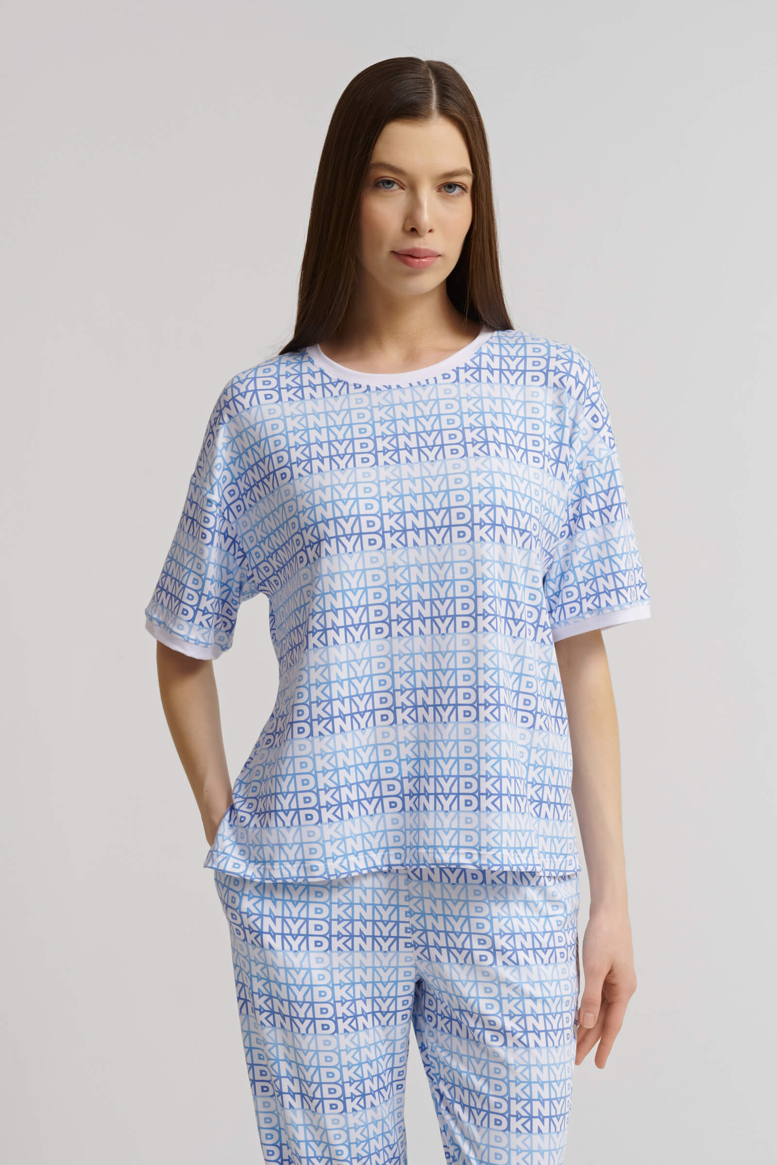 Пижама с брюками-джоггерами Бренд DKNY Изображение 7