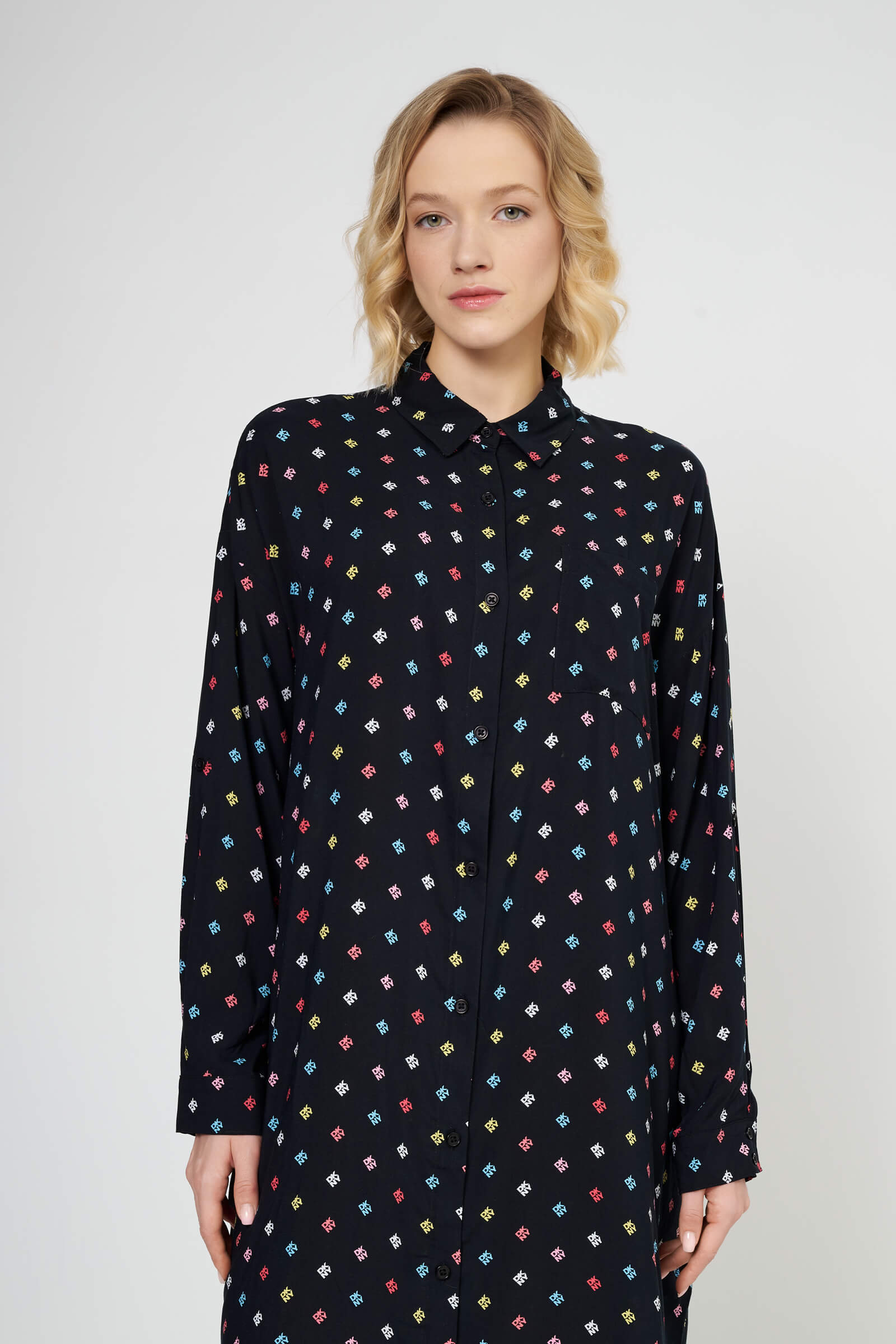 Ночная рубашка из 100% вискозы Бренд DKNY Изображение 4