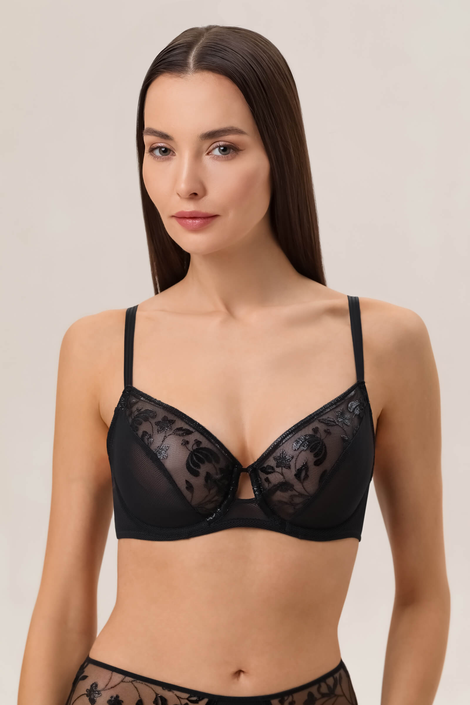 Бюстгальтер с вышивкой на косточках Бренд Chantelle Изображение 2