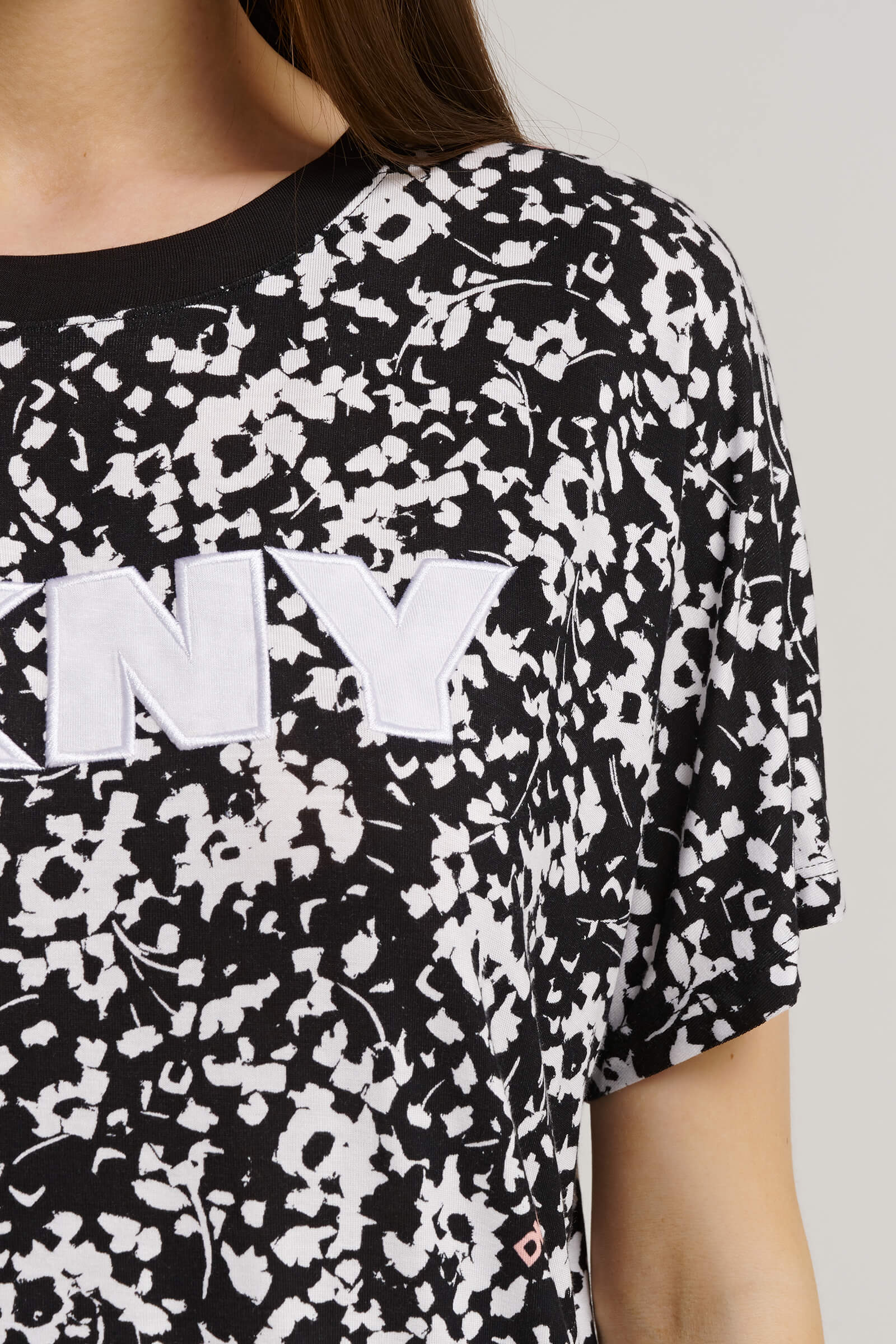 Короткая пижама из шелковистой вискозы Бренд DKNY Изображение 8