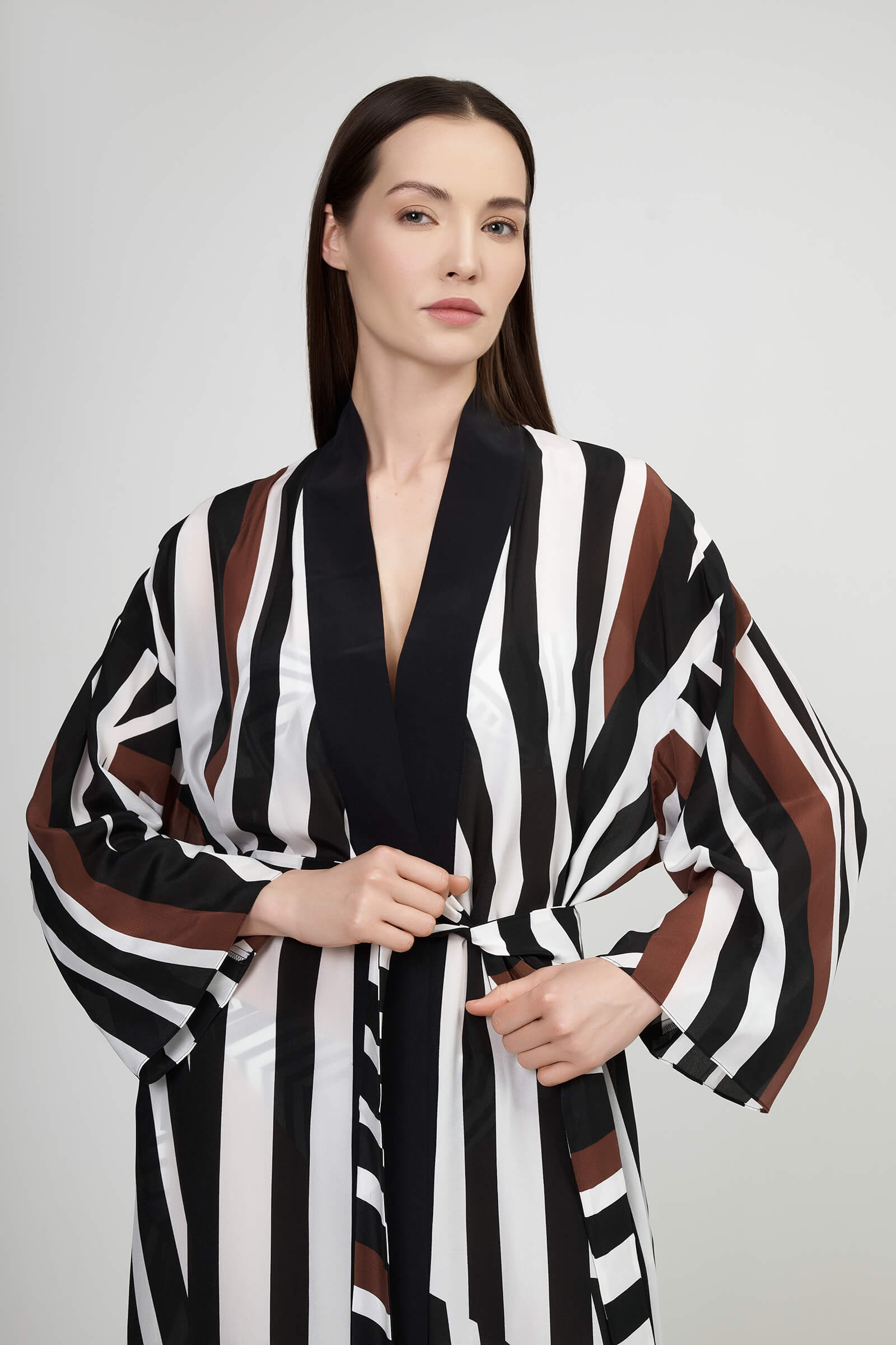 Пляжный халат из 100% шелка Бренд Max Mara Изображение 6