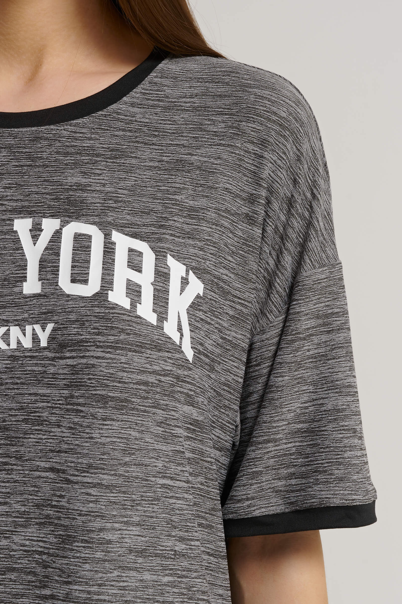 Пижама с брюками-джоггерами Бренд DKNY Изображение 8