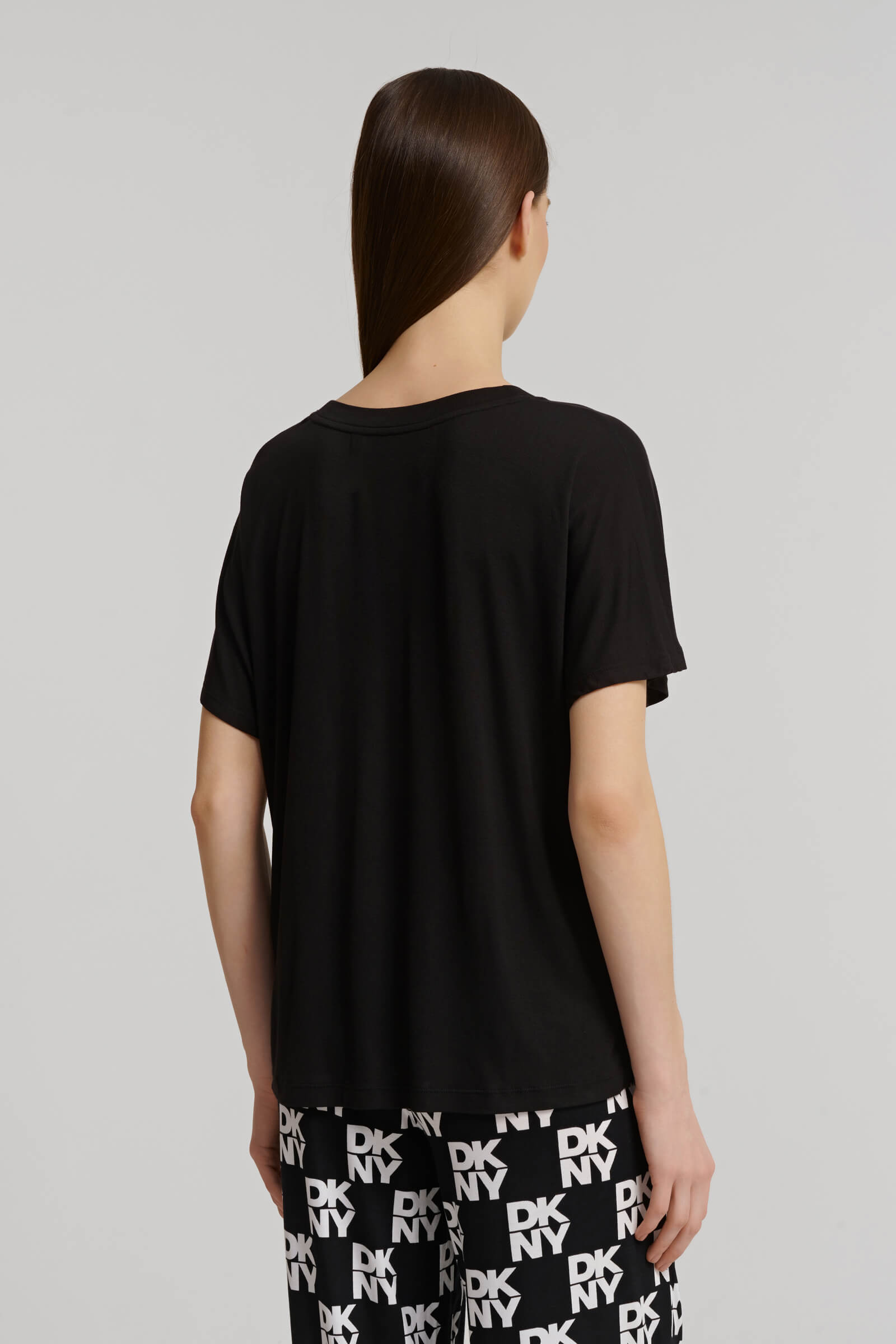 Пижама с брюками из шелковистой вискозы Бренд DKNY Изображение 9