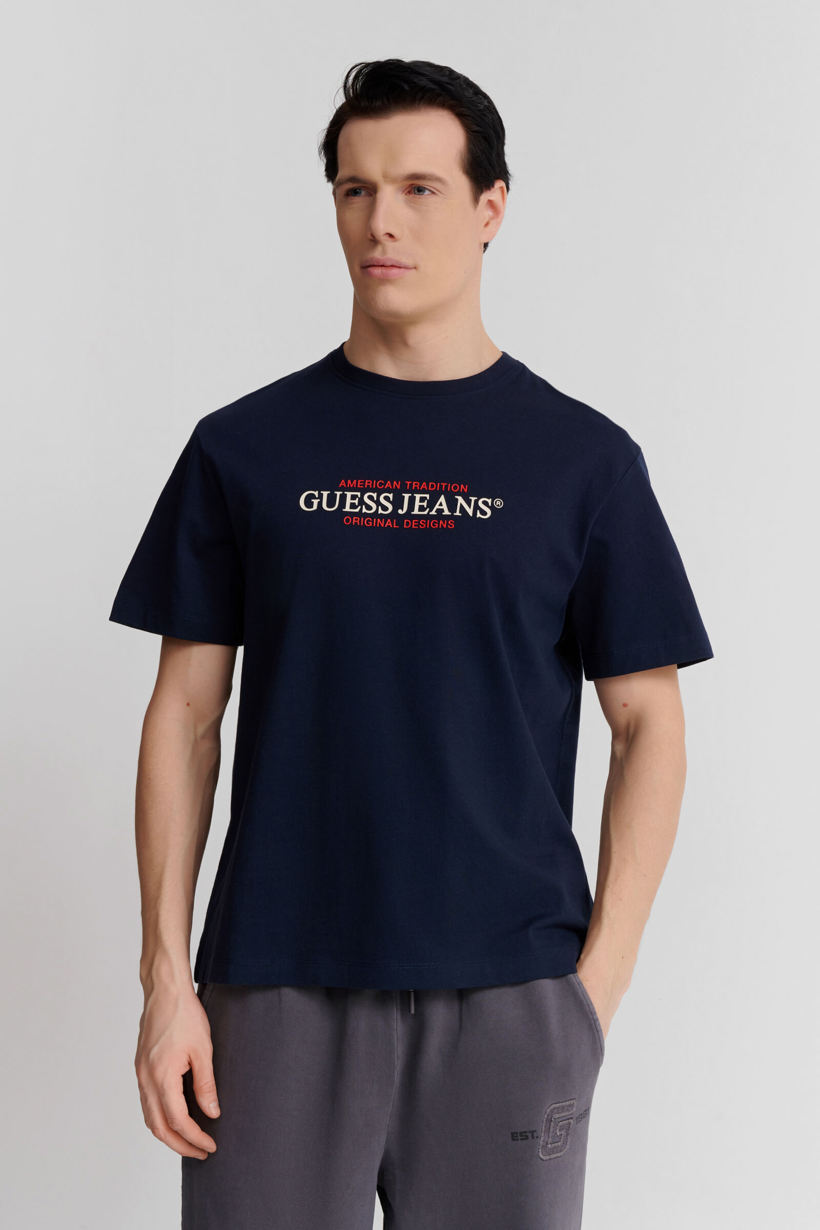 Хлопковая футболка с логотипом Бренд Guess Изображение 2