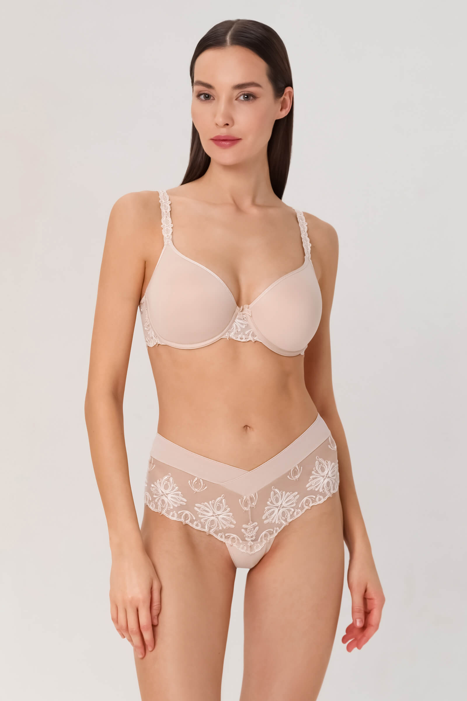 Трусы хипстеры с вышивкой Бренд Chantelle Изображение 3