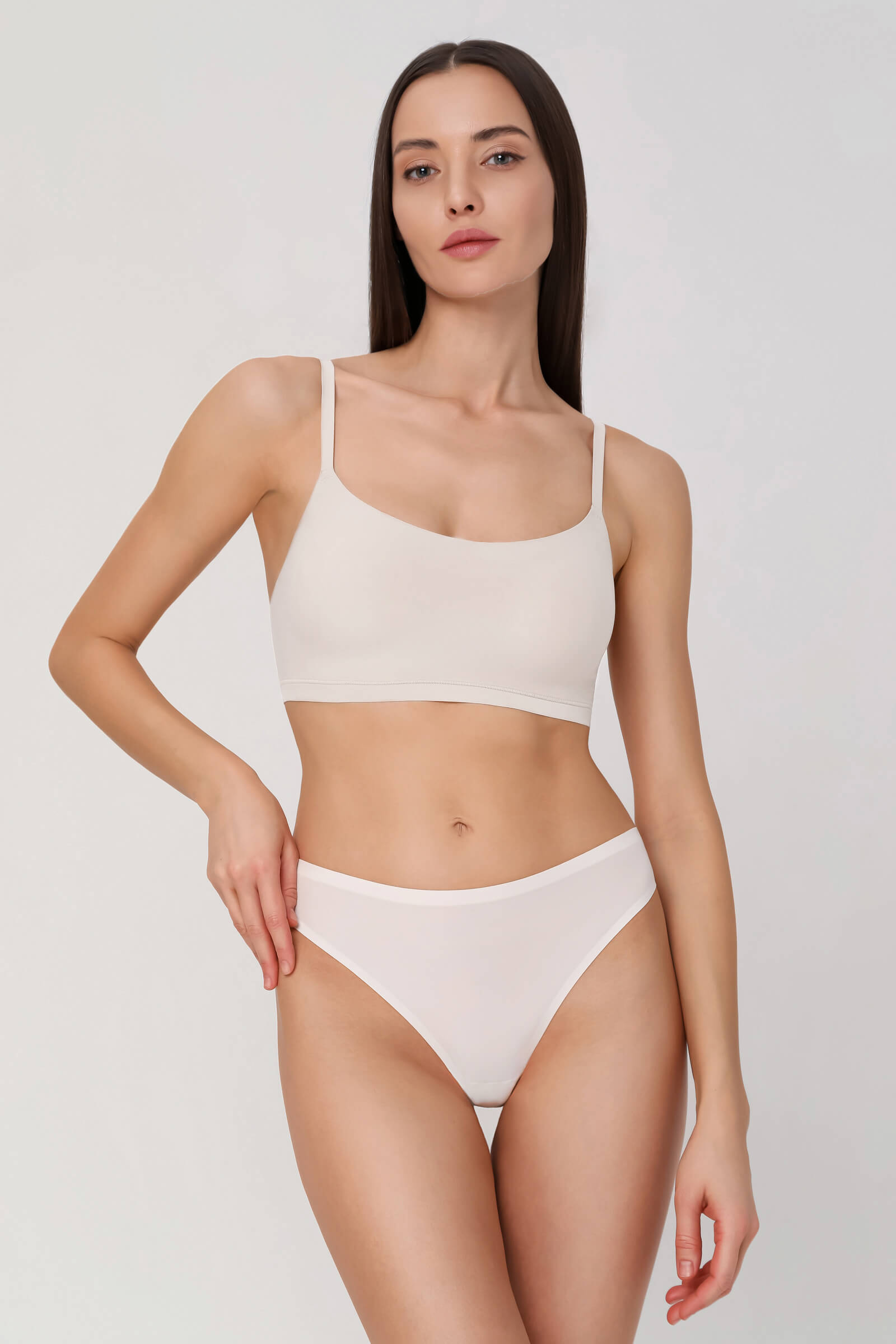 Бесшовные трусы стринги Бренд Chantelle Изображение 4
