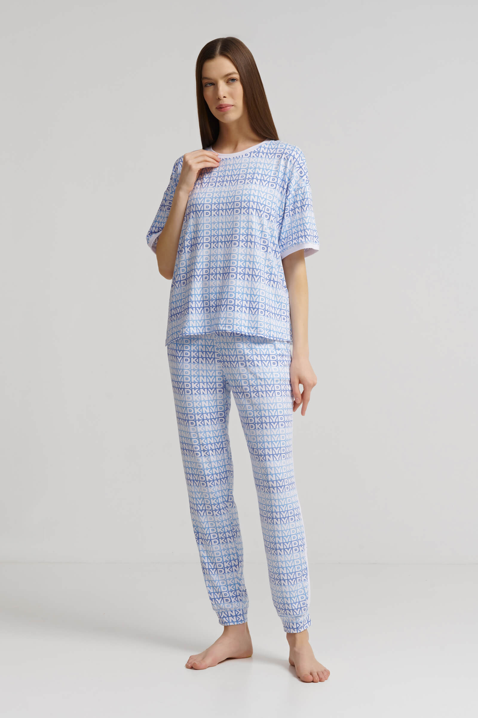 Пижама с брюками-джоггерами Бренд DKNY Изображение 3