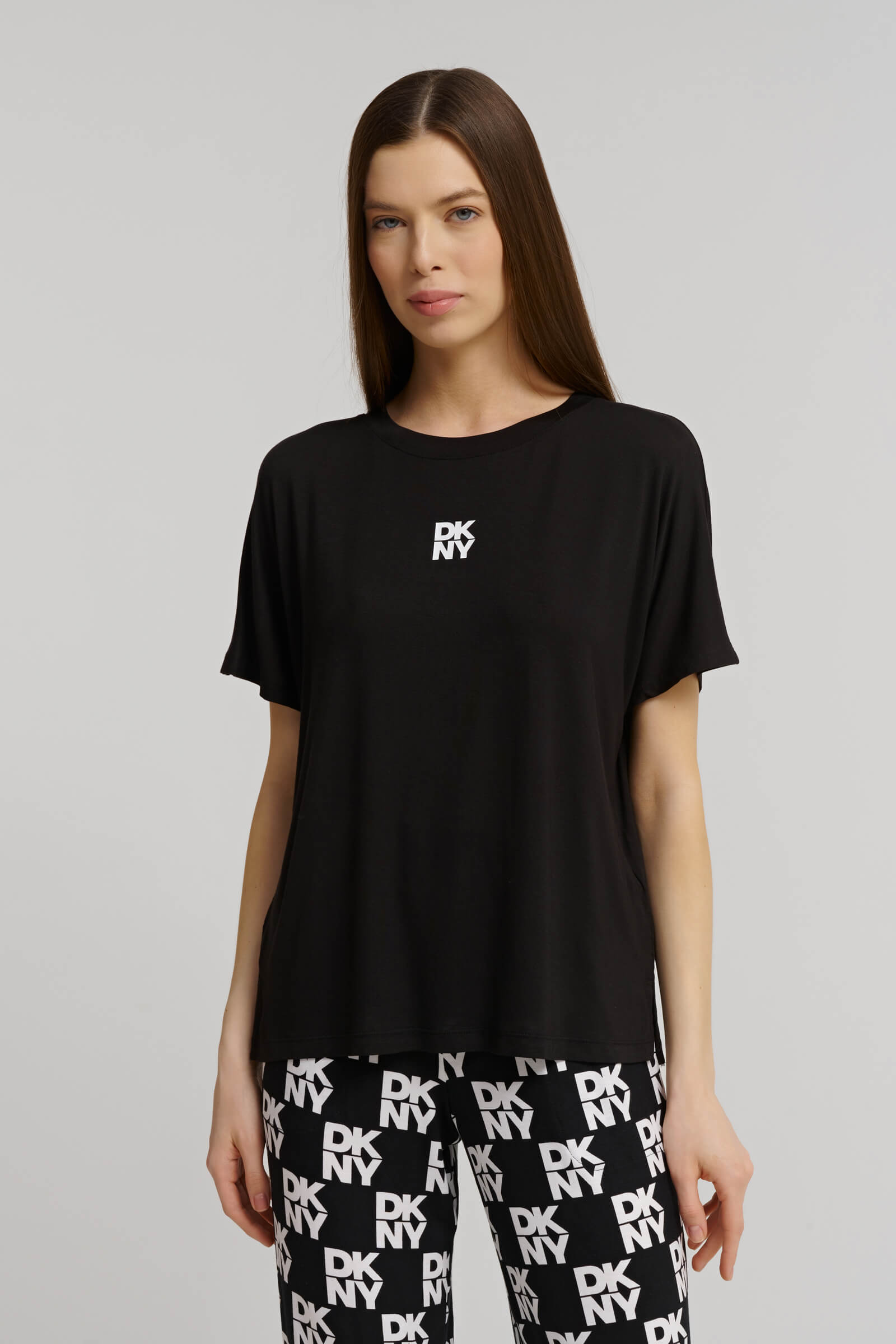 Пижама с брюками из шелковистой вискозы Бренд DKNY Изображение 7